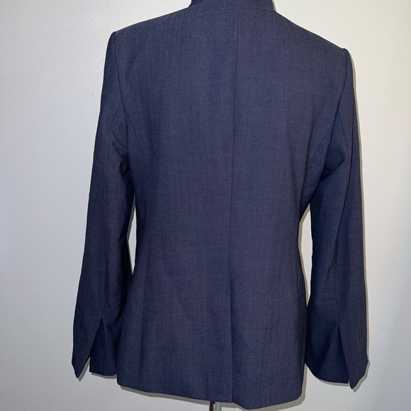 Banana Republic Long and Lean Navy Blue Blazer - Size 8 - Picture 3 of 7